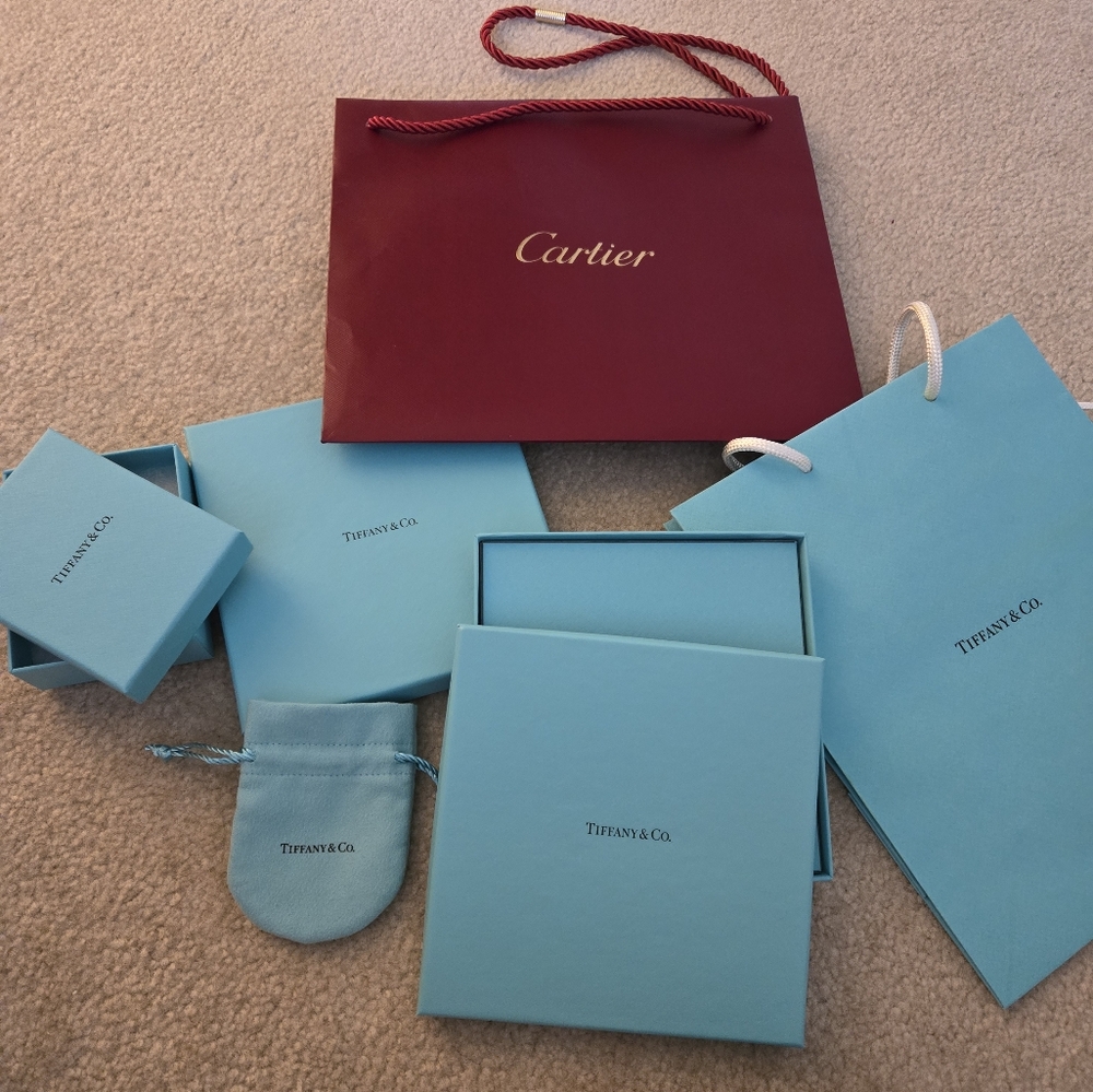 Tiffany gift box and bag